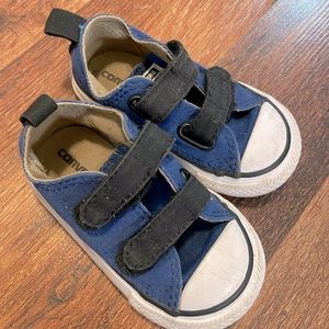 Toddler converse, sneaker, size 4